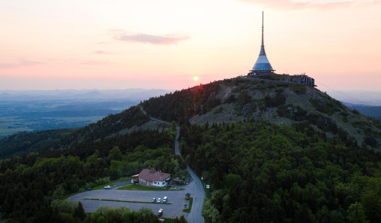 Horská Chata Ještědka Svetla pod Jestedem Exterior foto