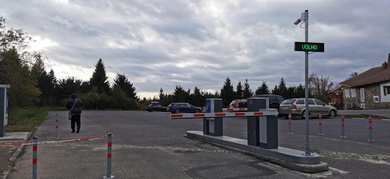 Horská Chata Ještědka Svetla pod Jestedem Exterior foto